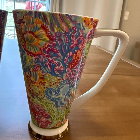NWT Set of 2 Tall Floral Porcelain Coffee Mugs | 16.9 oz | Gold Base | Gift Box - Picture 10 of 12